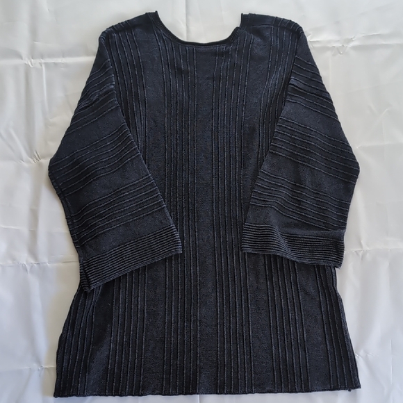 M. Rena Tunic - Picture 3 of 5